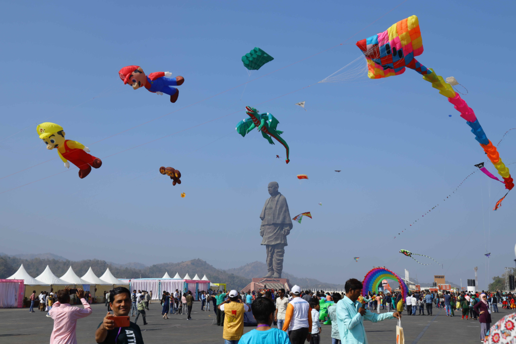 Gujarat: Uttarayan Celebrations with Kite Flying!