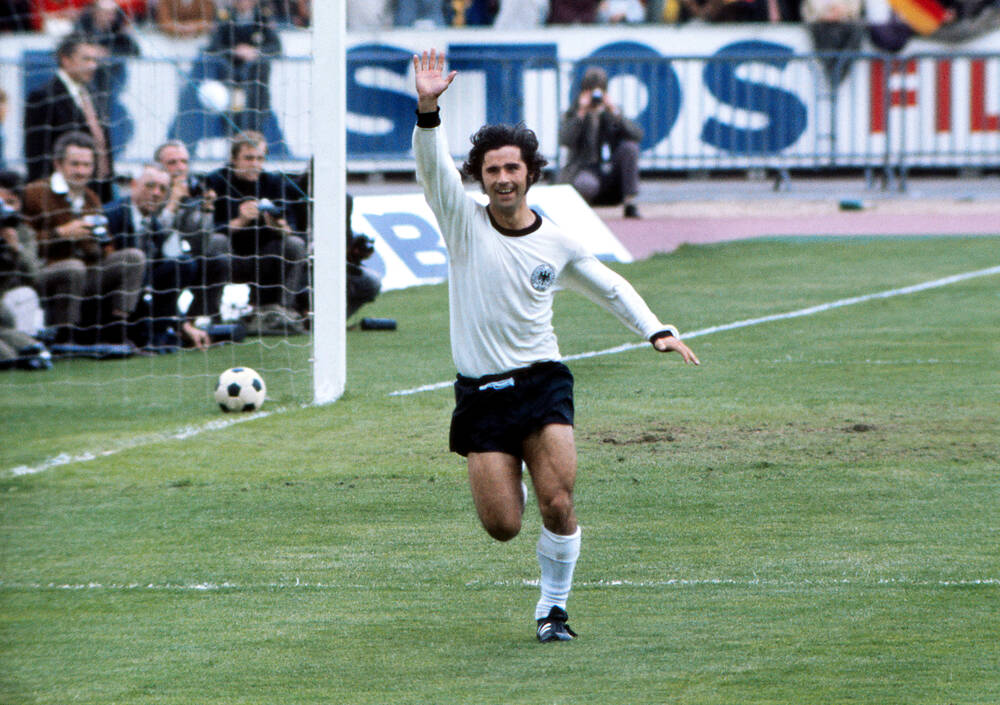 Gerd Müller - Top 10 Highest Goal Scorers in FIFA World Cup History!